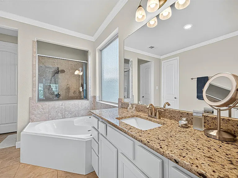 2918 Golden Honey Ln