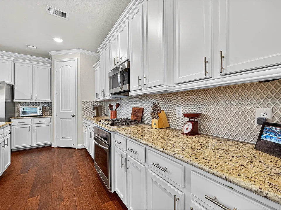 2918 Golden Honey Ln