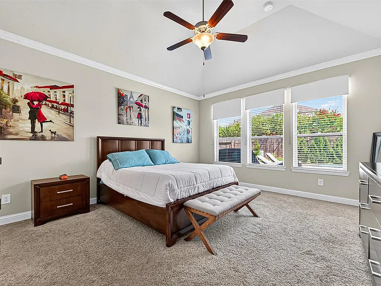 2918 Golden Honey Ln