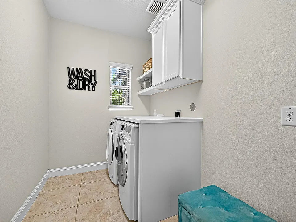 2918 Golden Honey Ln