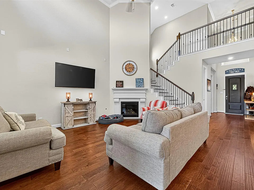 2918 Golden Honey Ln