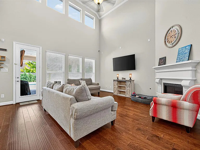 2918 Golden Honey Ln