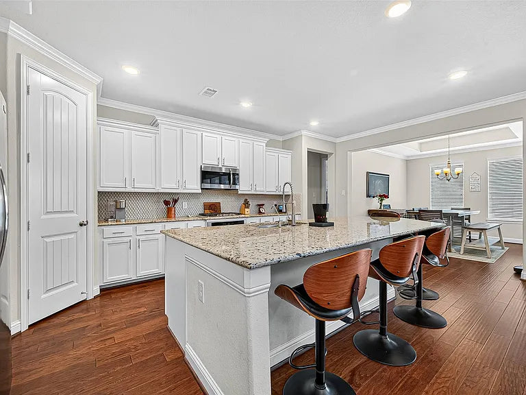 2918 Golden Honey Ln