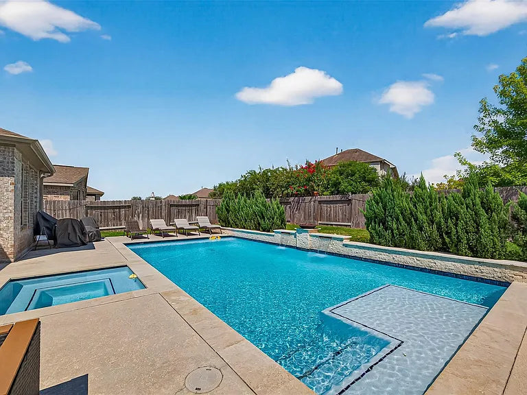 2918 Golden Honey Ln